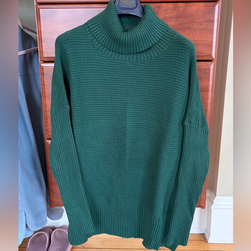 Women’s sweater.